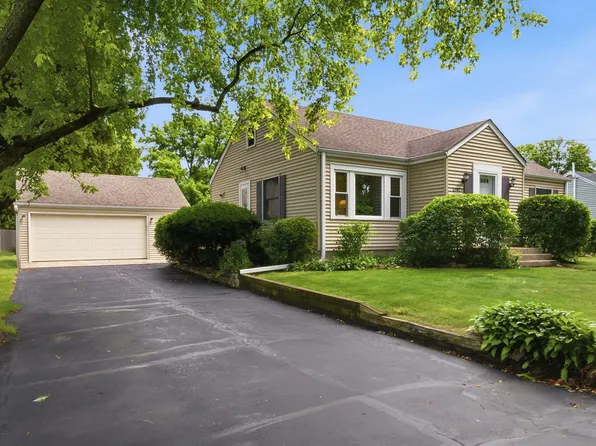 27W270 Sunnyside Ave, Winfield, IL 60190