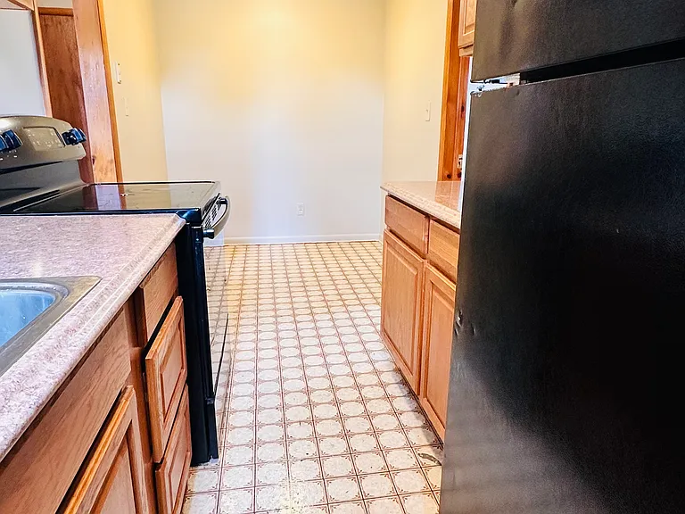 96 Main St #2R — Photo 3