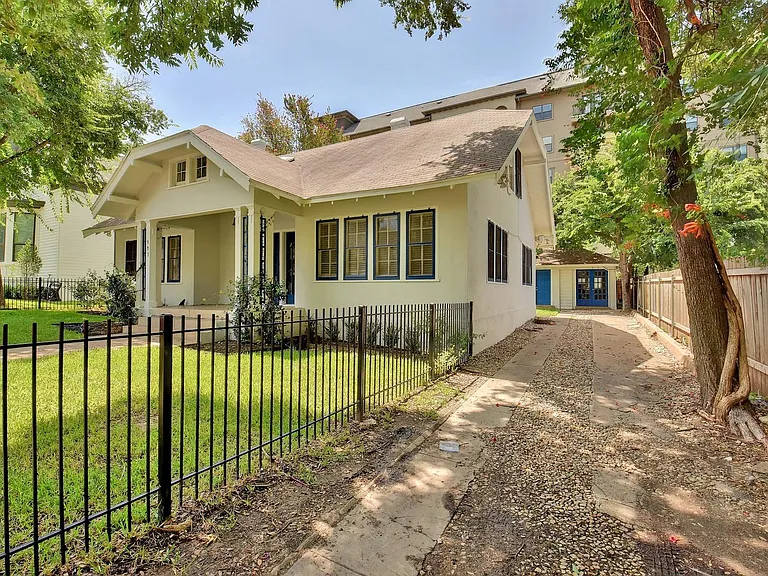 903 Shoal Cliff Ct — Photo 2