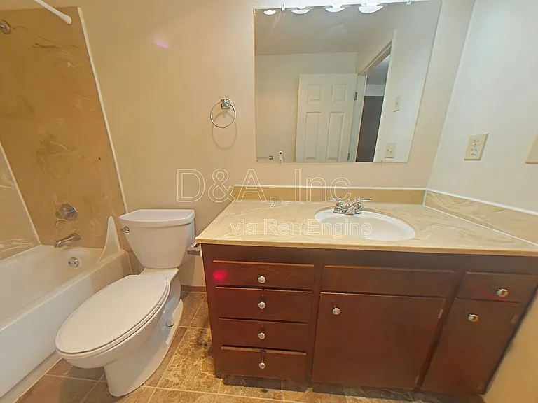 803 SW 8th St #8 — Photo 8