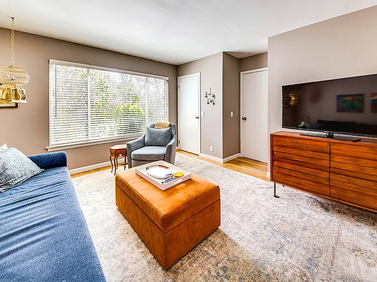 202 Treescape Dr #11A — Photo 4