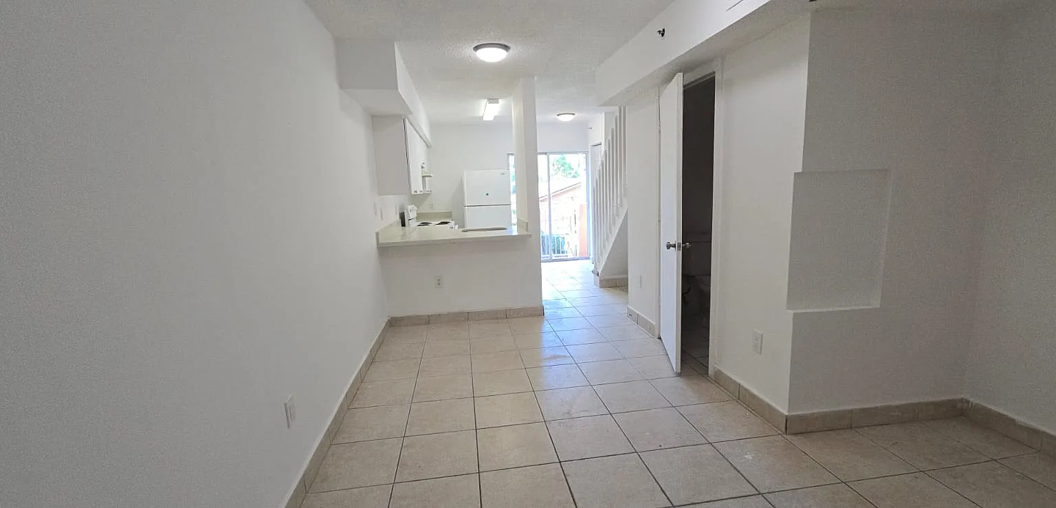 2 bed, 1.5 bath, 840 sqft, $1,950 — Photo 3