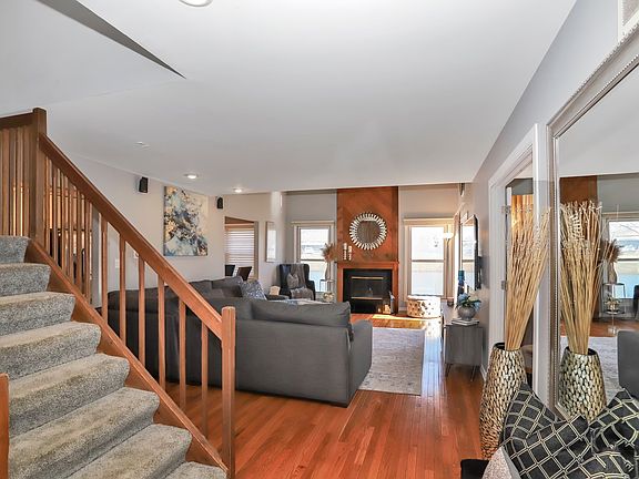 3rd image of 1121 Colony Lake Dr