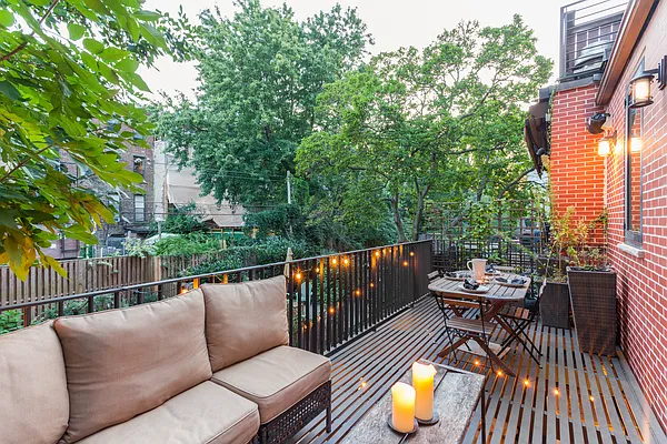 Sold by Compass | media 5