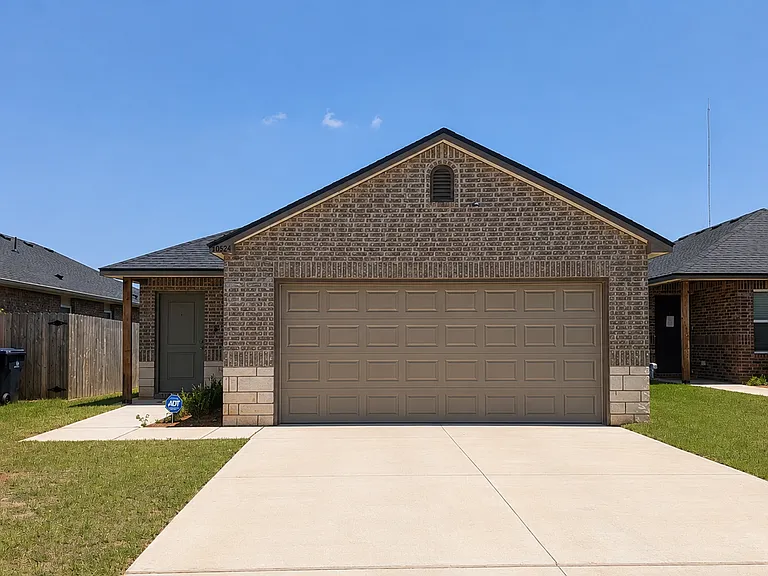 10524 Baled Bermuda Rd — Photo 2