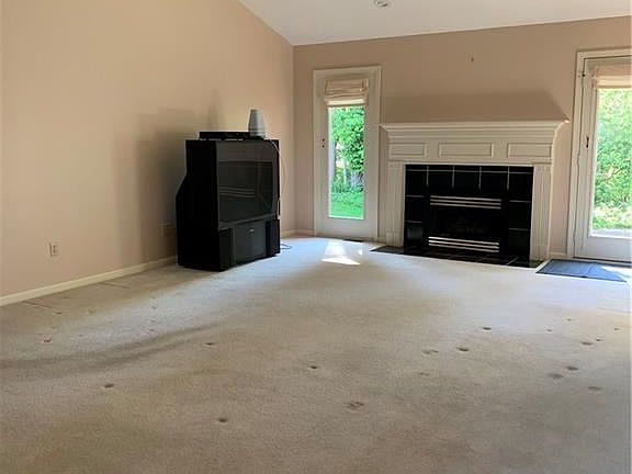 4th image of 108 Redbud Ct