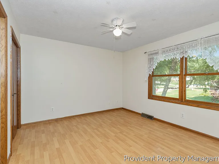 1030 73rd St SE — Photo 19