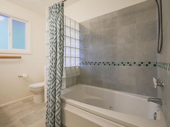 2nd image of 555 Davidson Way