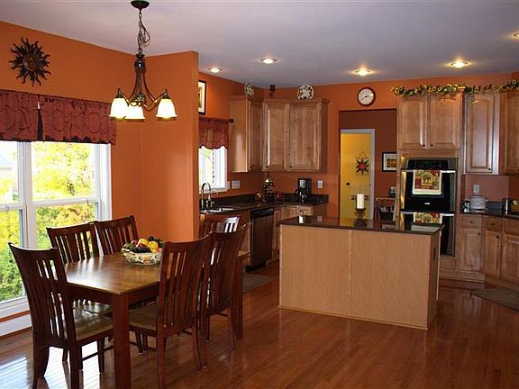 3rd image of 365 Old Willow Ct