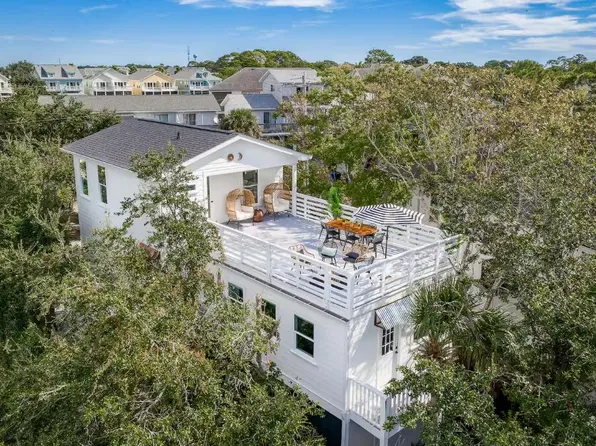 79 Sandbar Ln, Folly Beach, SC 29439