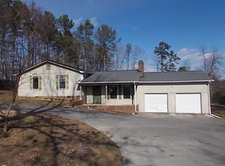 621 Deer Trl NW, Dalton, GA 30721