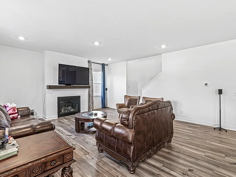 2240 Bauer Creek Dr — Photo 16