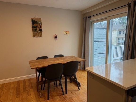 3rd image of 1418 Main St #104