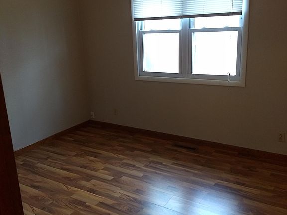 5th image of 1406 Illinois Dr