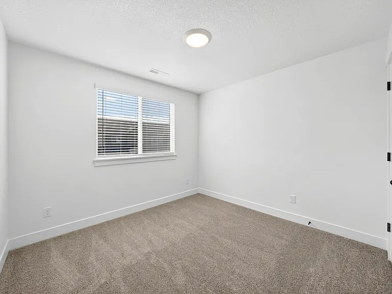12666 S Bishop Pass Cv — Photo 21