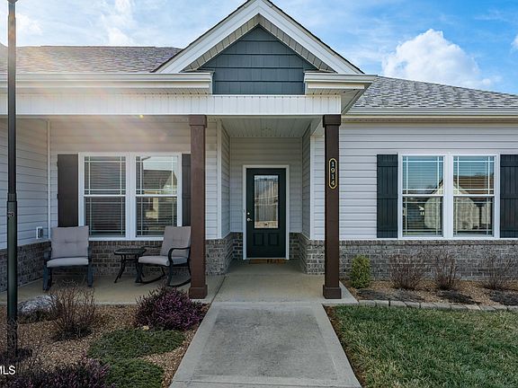 3rd image of 1914 Meadow Creek Ln