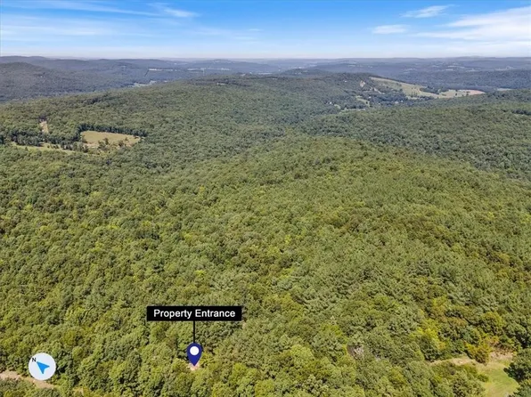 Madison St #5555, Huntsville, AR 72740