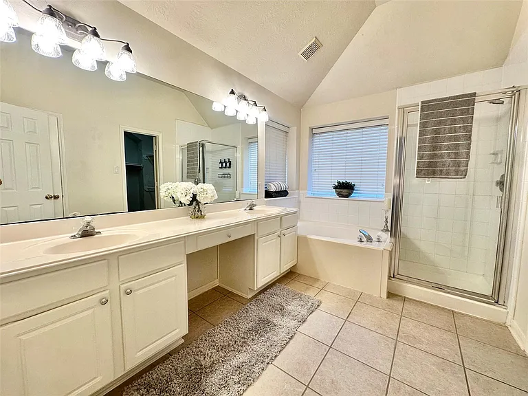 4903 Falls Cir — Photo 12