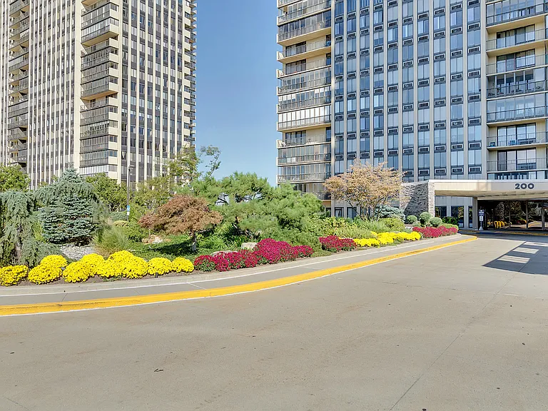 200 Winston Dr #2019 — Photo 31
