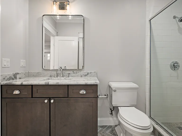 585 Lowell St — Photo 22