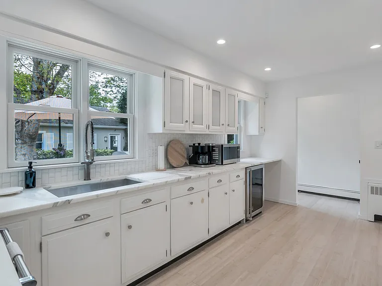 10 Barsdis Ln — Photo 10