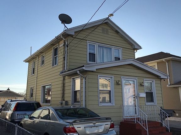 3rd image of 158 Hoffman Ave