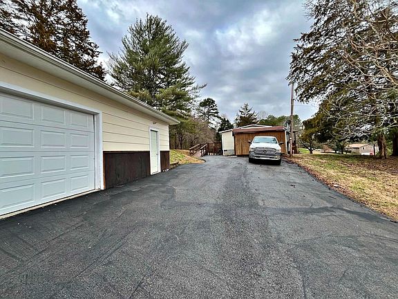 5th image of 200 Rench Rd