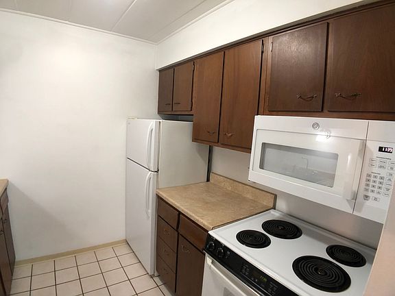 5th image of 145 Lemoyne Ave APT 9