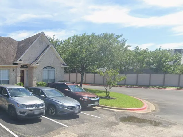 215 Navarro Dr, College Station, TX 77845