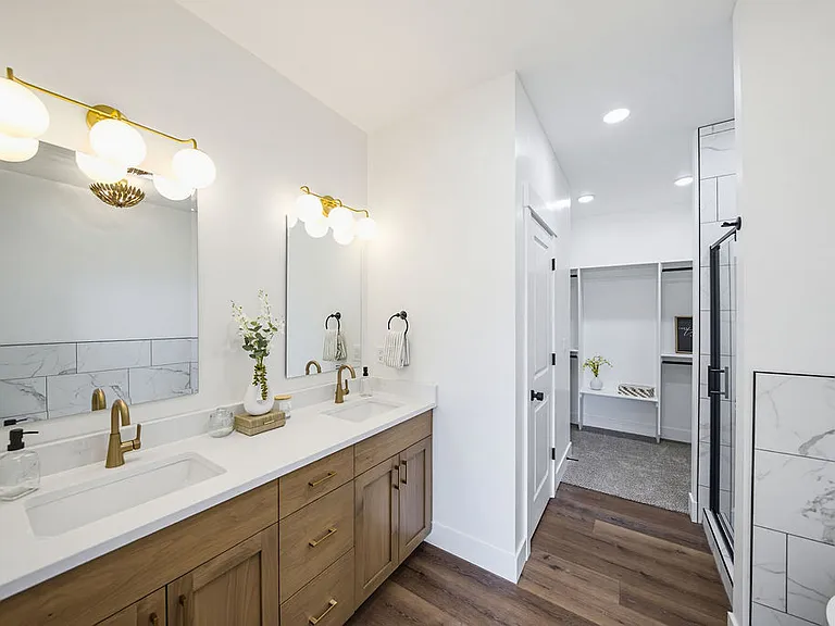 485 E River Ln — Photo 30