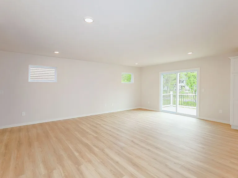 356 N Sherman St — Photo 7