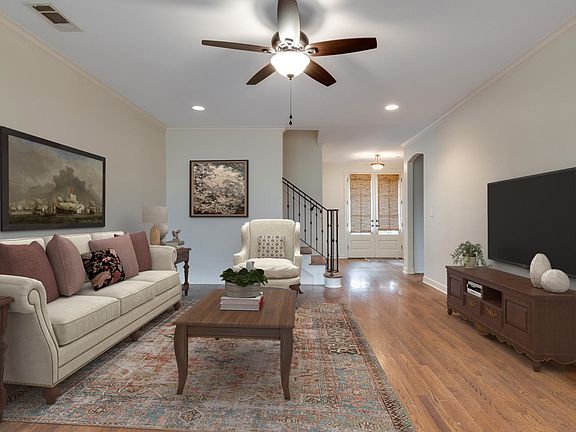 4th image of 8870 River Pine Dr