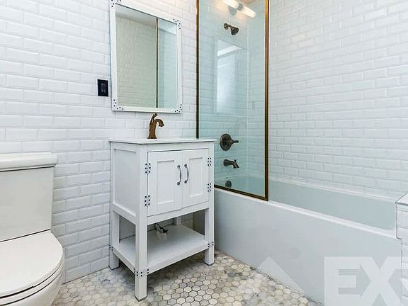 4th image of 19 Brooklyn Ave #1