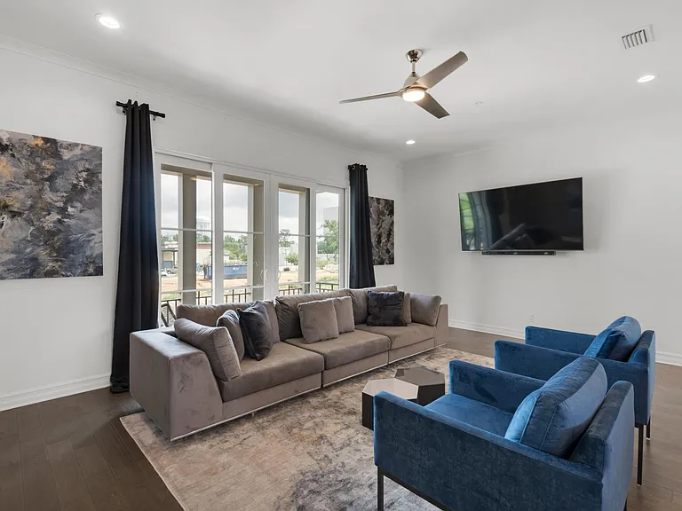 314 W Romana St — Photo 8