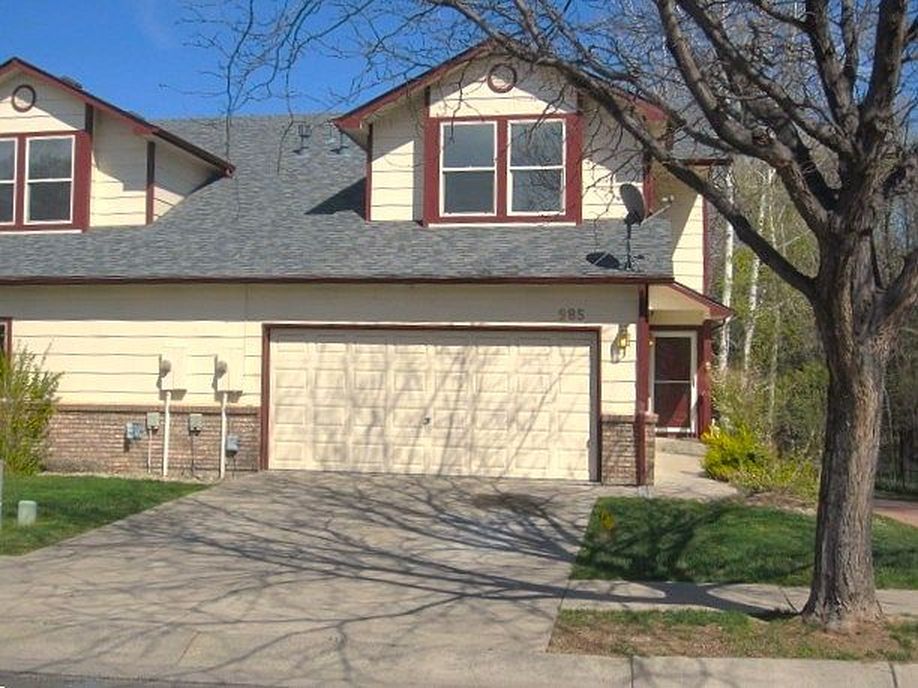 985 Winona Cir