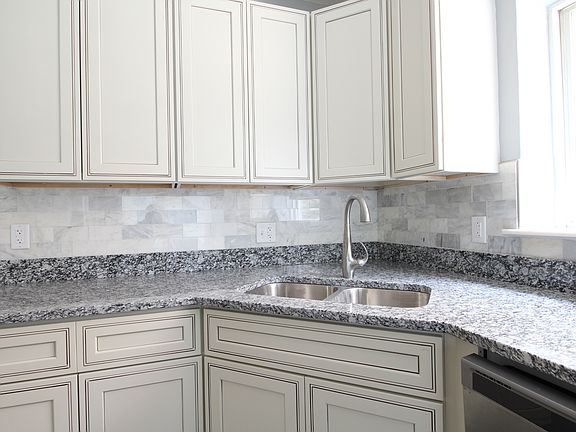 5th image of 7687 Shirley Dr