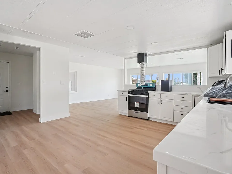33423 Barcelona Dr