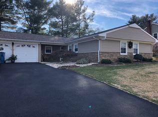 11 Johnson Rd, Somerset, NJ 08873