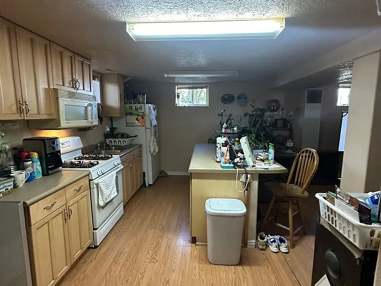 161 N 900 W #B — Photo 6