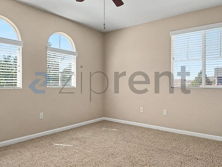 9749 Shanelyn Way — Photo 33