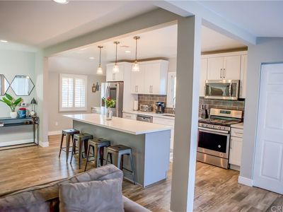 7330 White Oak Ave, Van Nuys, CA, 91406