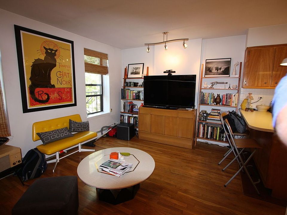 1st image of 479 Pacific St APT 2