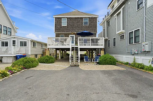 61 Ocean Rd N Photo 1