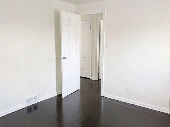 18055 Ilene St, Detroit, MI 48221