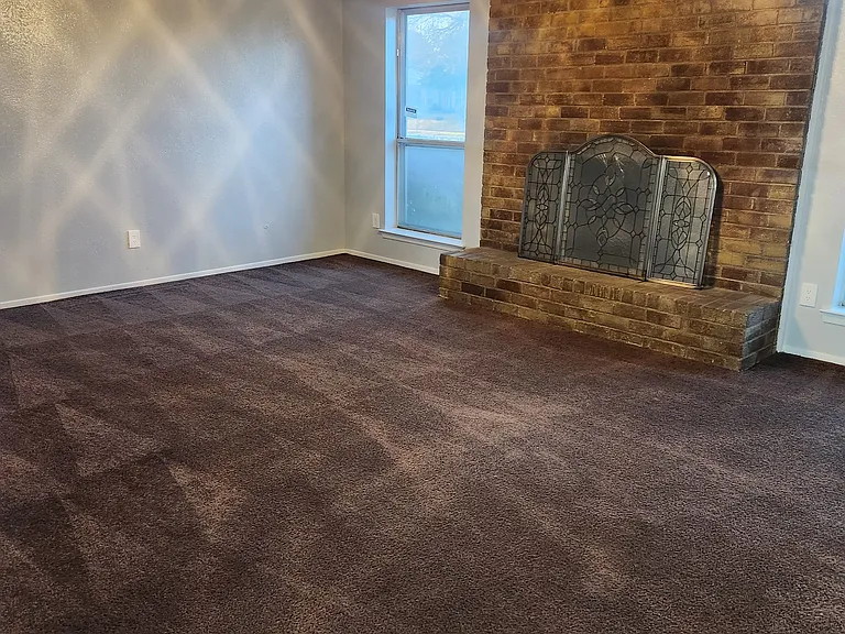 1310 Oakbluff Dr — Photo 3