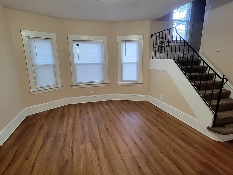 2266 Grandview Ave — Photo 12