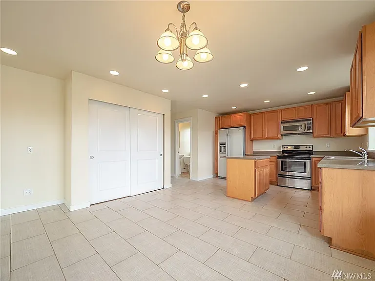 1216 Humphrey Ave W — Photo 7
