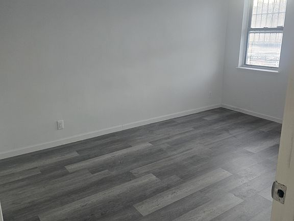 4th image of 4553 Kings Hwy Floor 1
