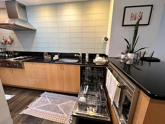 Rented by One New York Realty Inc | media 8