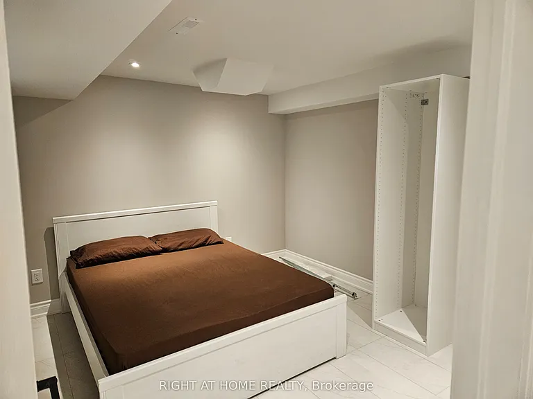 121 Badessa Cir #LOWER — Photo 6